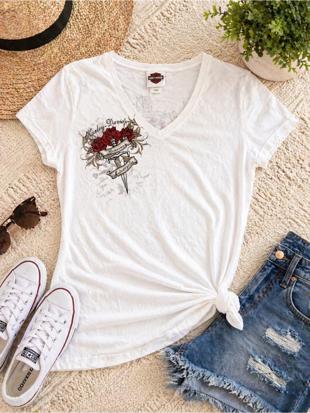 Harley Davidson Wildcat Graphic Tee Size L White Wings Roses - Picture 4 of 11